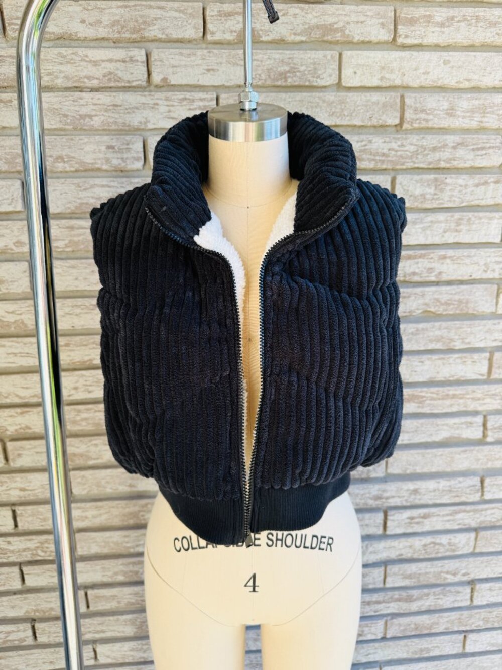 Miss Posh Black Corduroy Cropped Puffer Vest Sherpa Lined L EUC